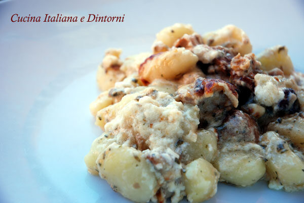 Gnocchi ai funghi con fonduta di taleggio