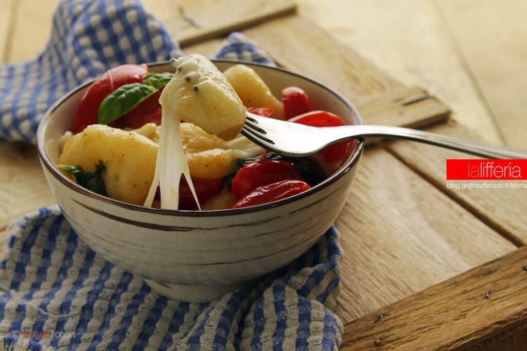 Gnocchi al pomodoro e mozzarella filanti