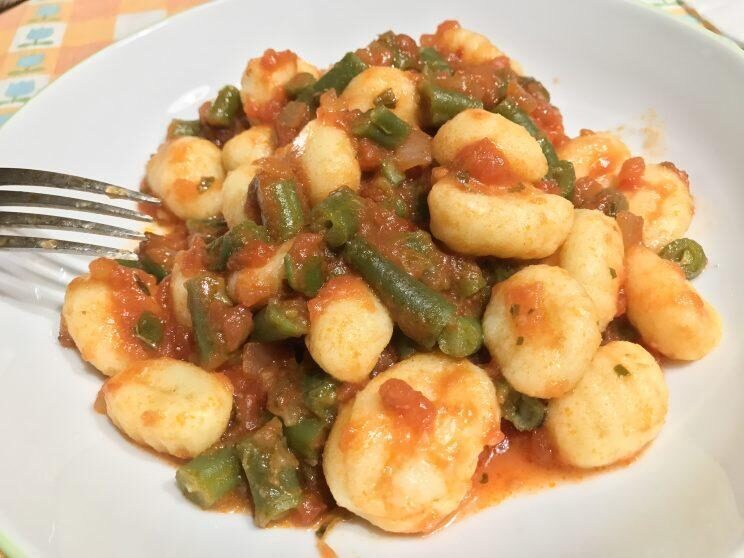 Gnocchi al sugo con fagiolini
