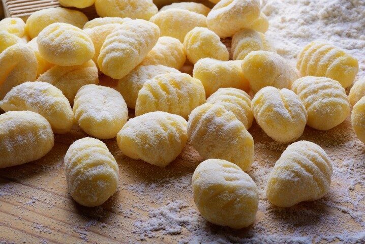 Gnocchi alla parigina con sughetto di pomodoro a crudo