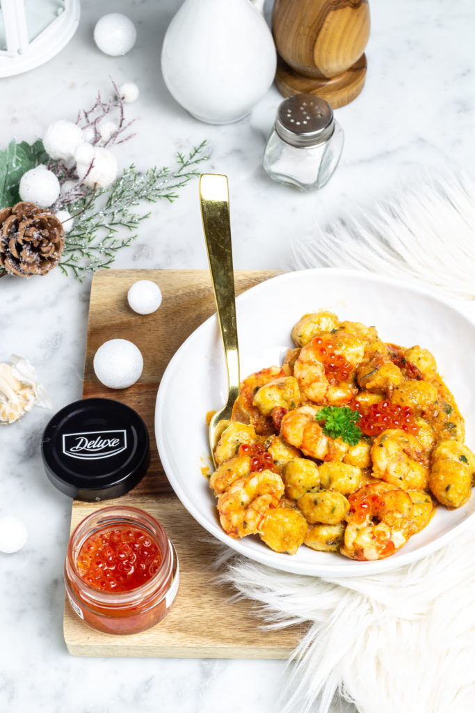 GNOCCHI ALL’ORTICA CON GAMBERI E UOVA DI SALMONE