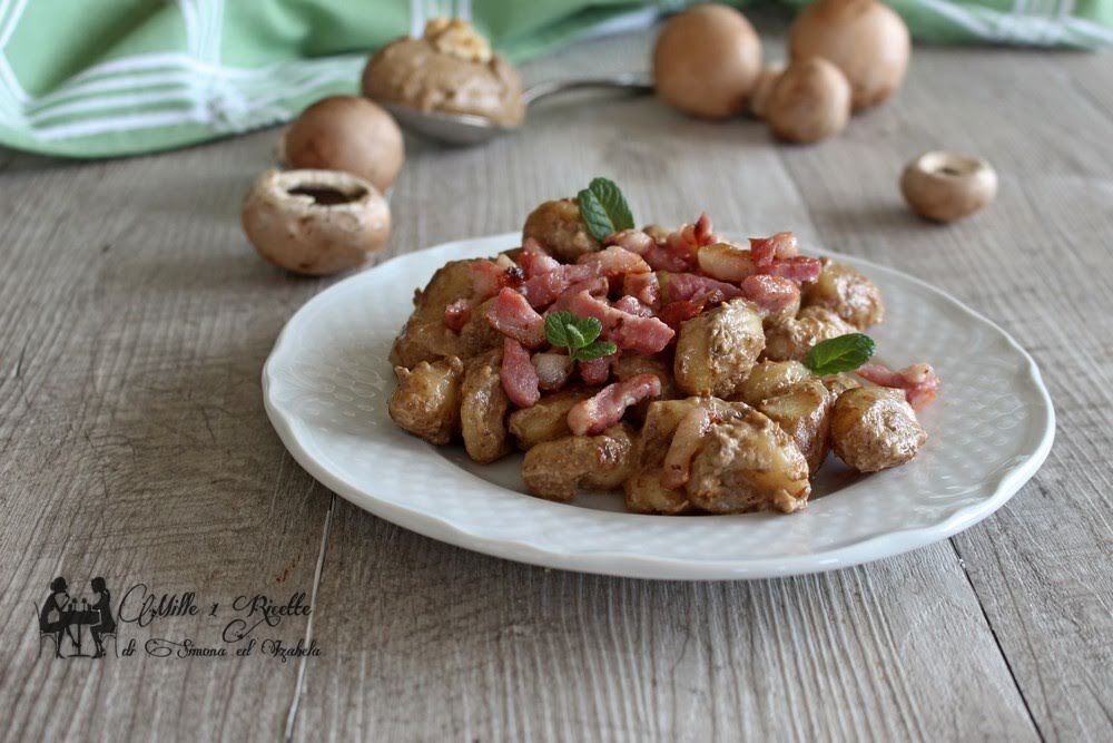 Gnocchi con crema di funghi e pancetta croccante