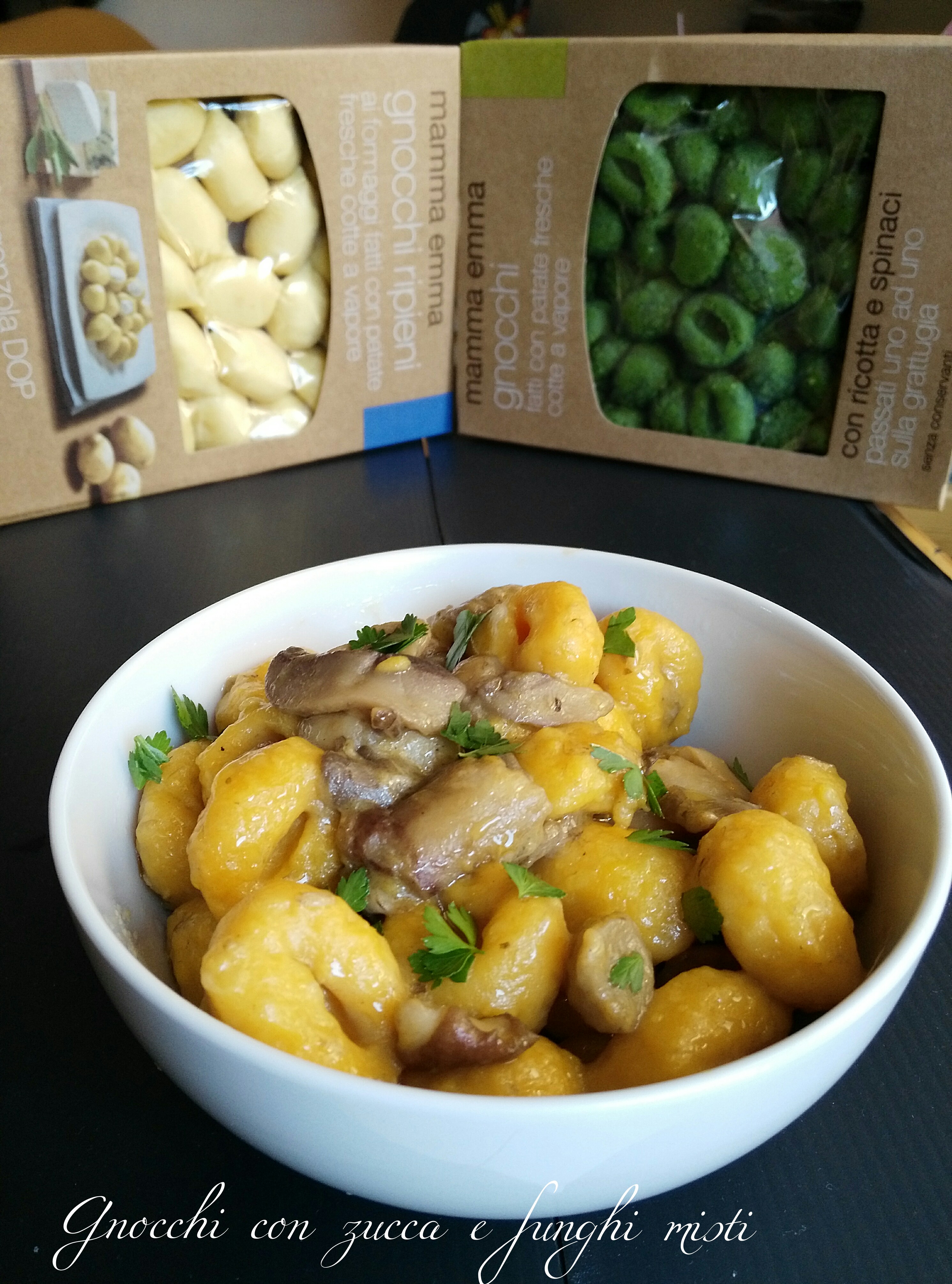 Gnocchi con zucca e funghi misti
