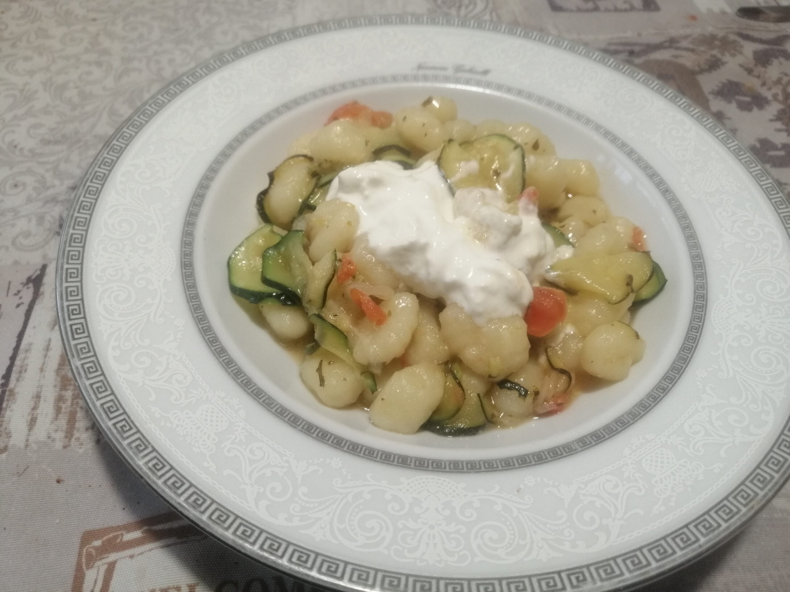 Gnocchi con zucchine e burrata
