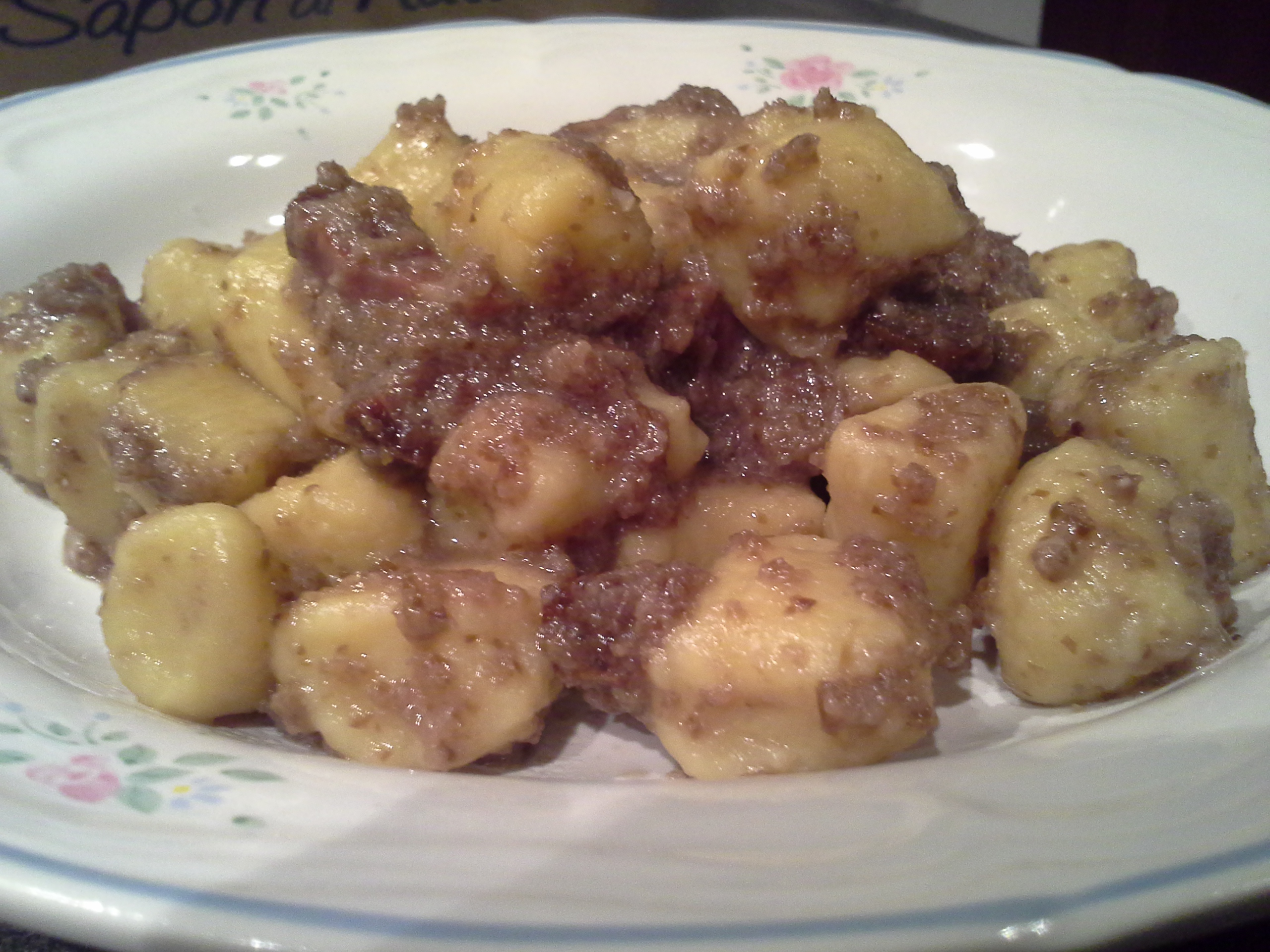 Gnocchi crema di radicchio e speck
