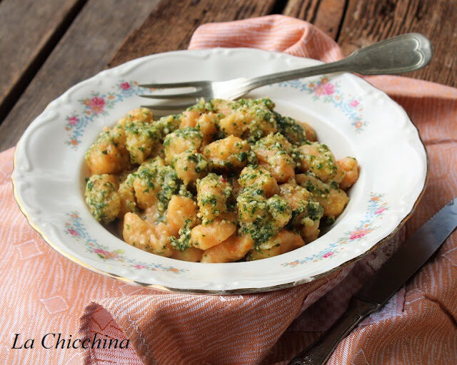 Gnocchi di carote con “pesto” di nocciole