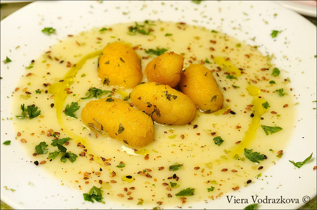 Gnocchi di cous cous e crema di patizon