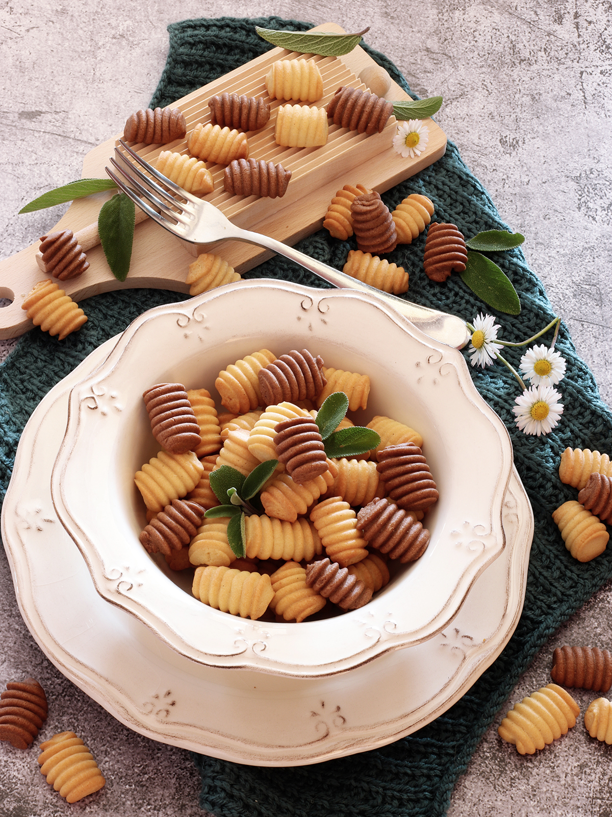 Gnocchi di frolla bicolore