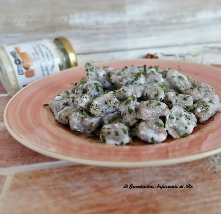 Gnocchi di grano saraceno con crema al pecorino