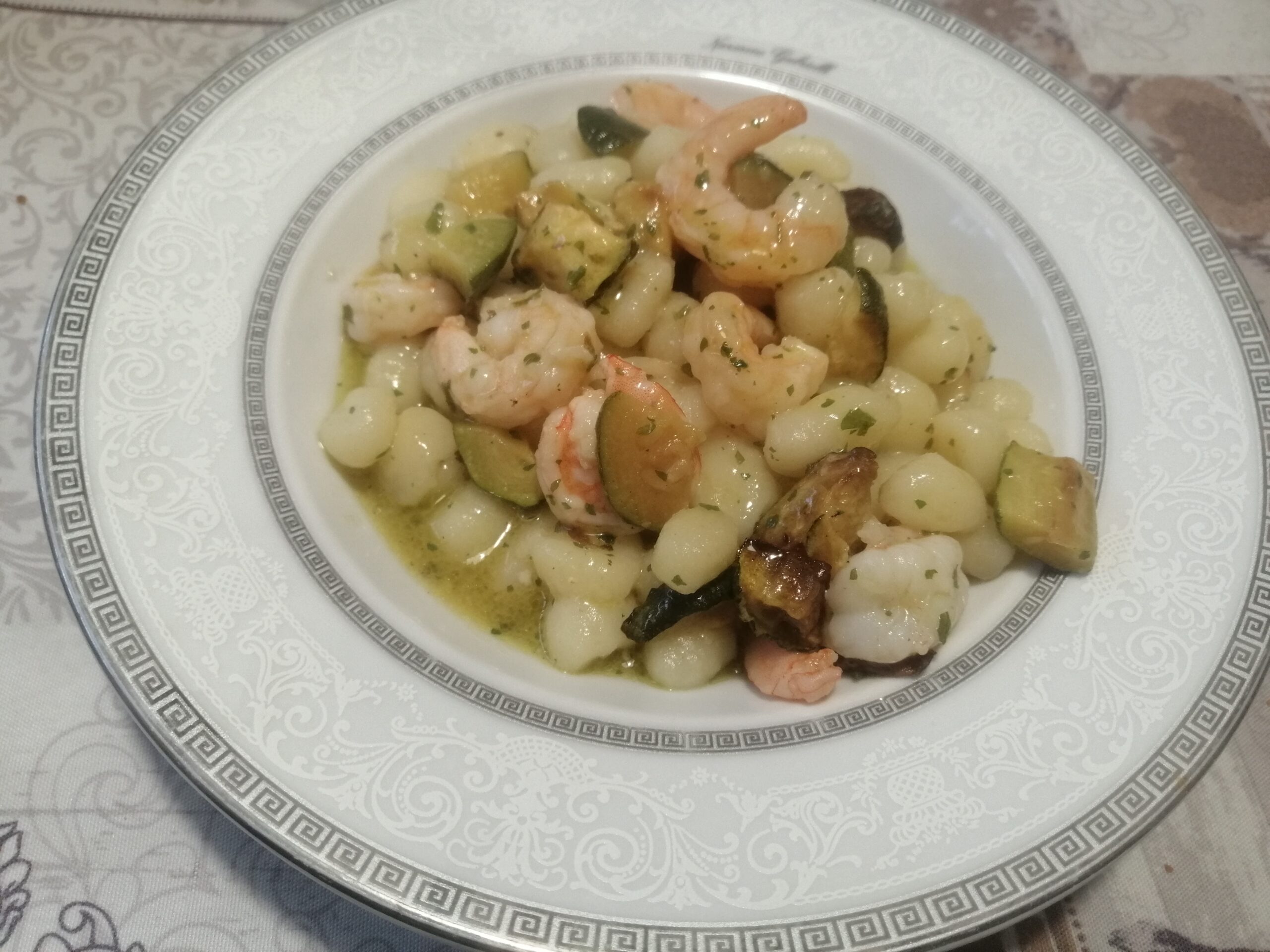 Gnocchi di patate ai gamberi e zucchine