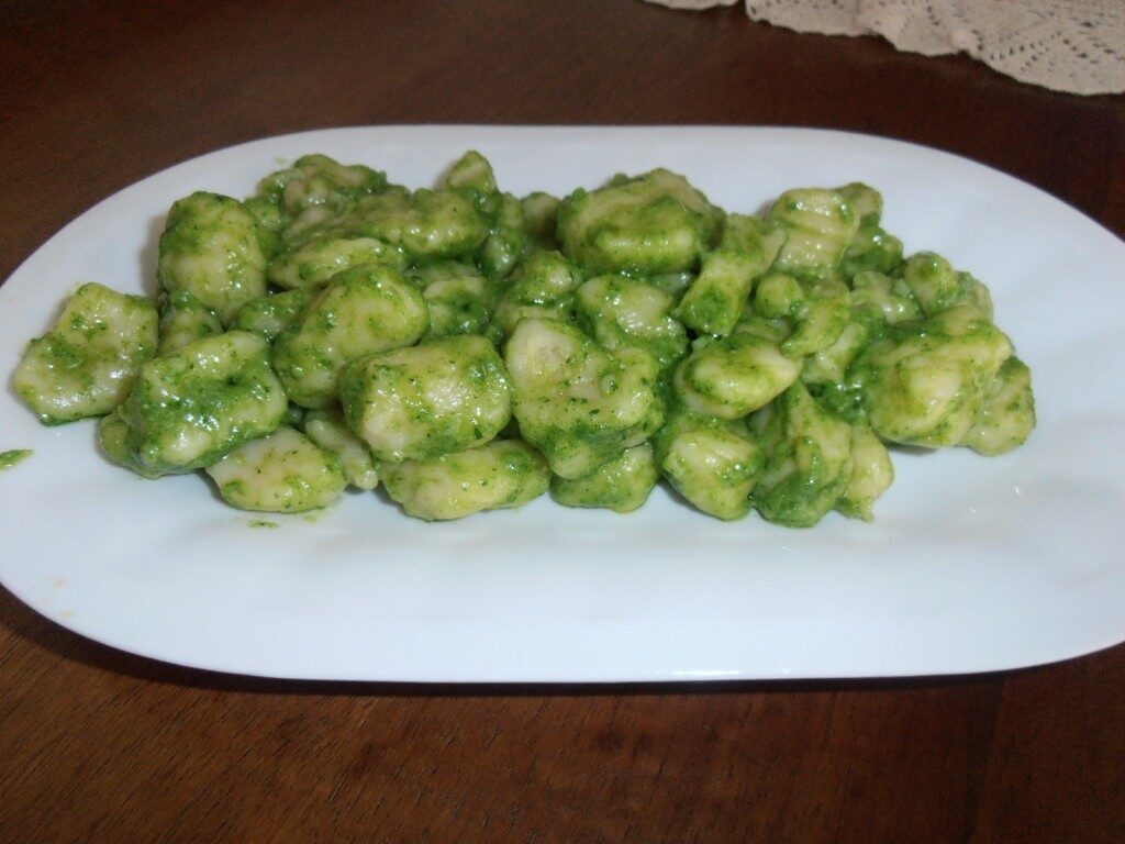 Gnocchi di patate al pesto genovese