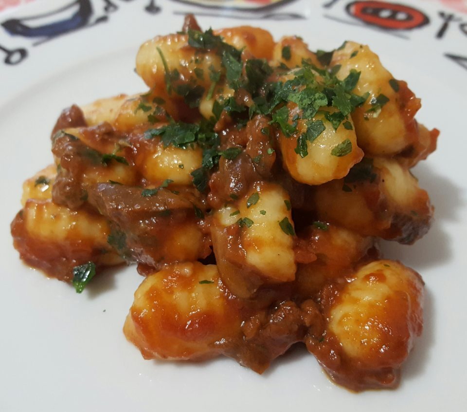 Gnocchi di patate al sugo di funghi