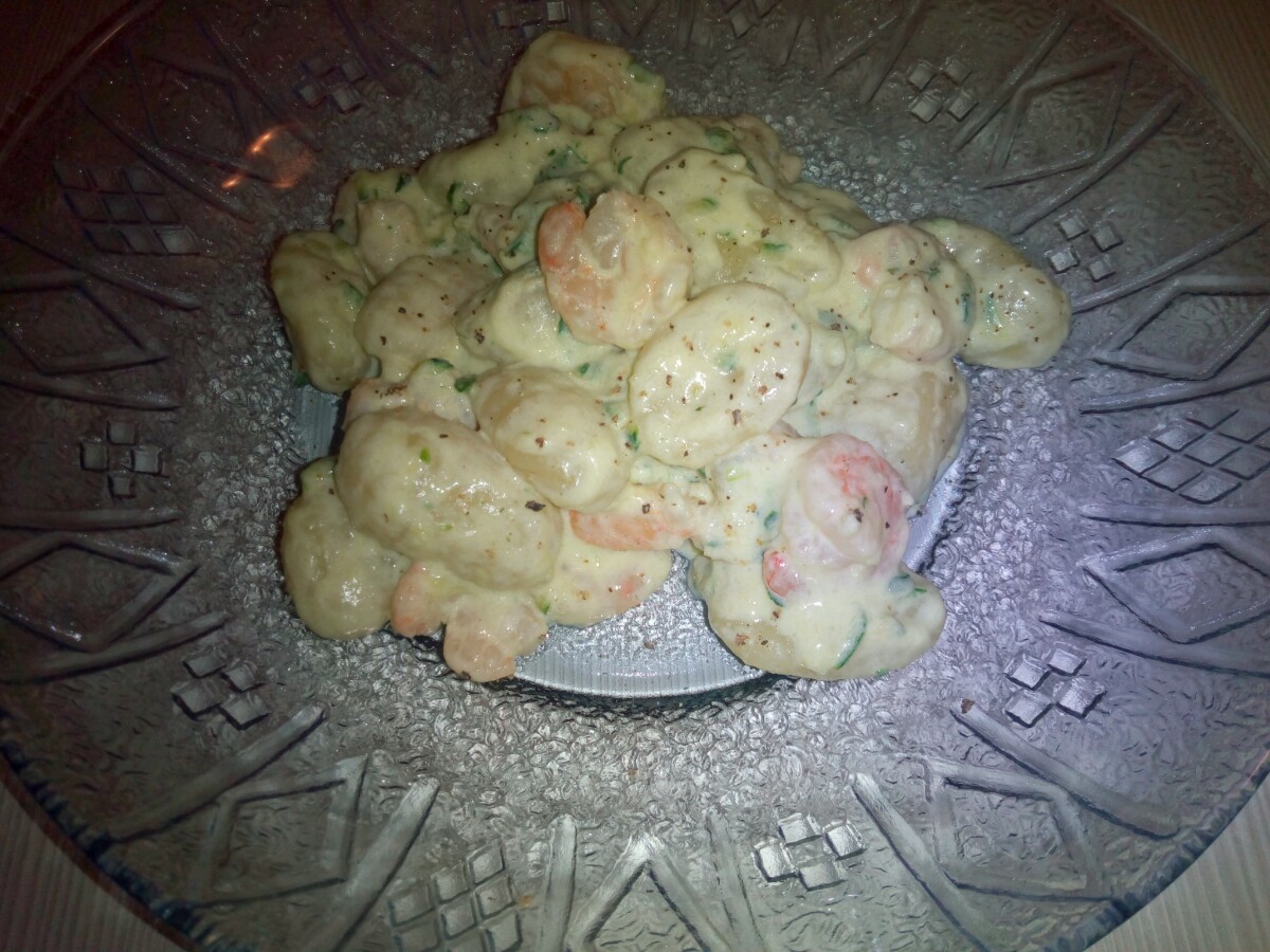 Gnocchi di patate con crema di zucchine e gamberetti – semplicemente deliziosi – ricetta veloce