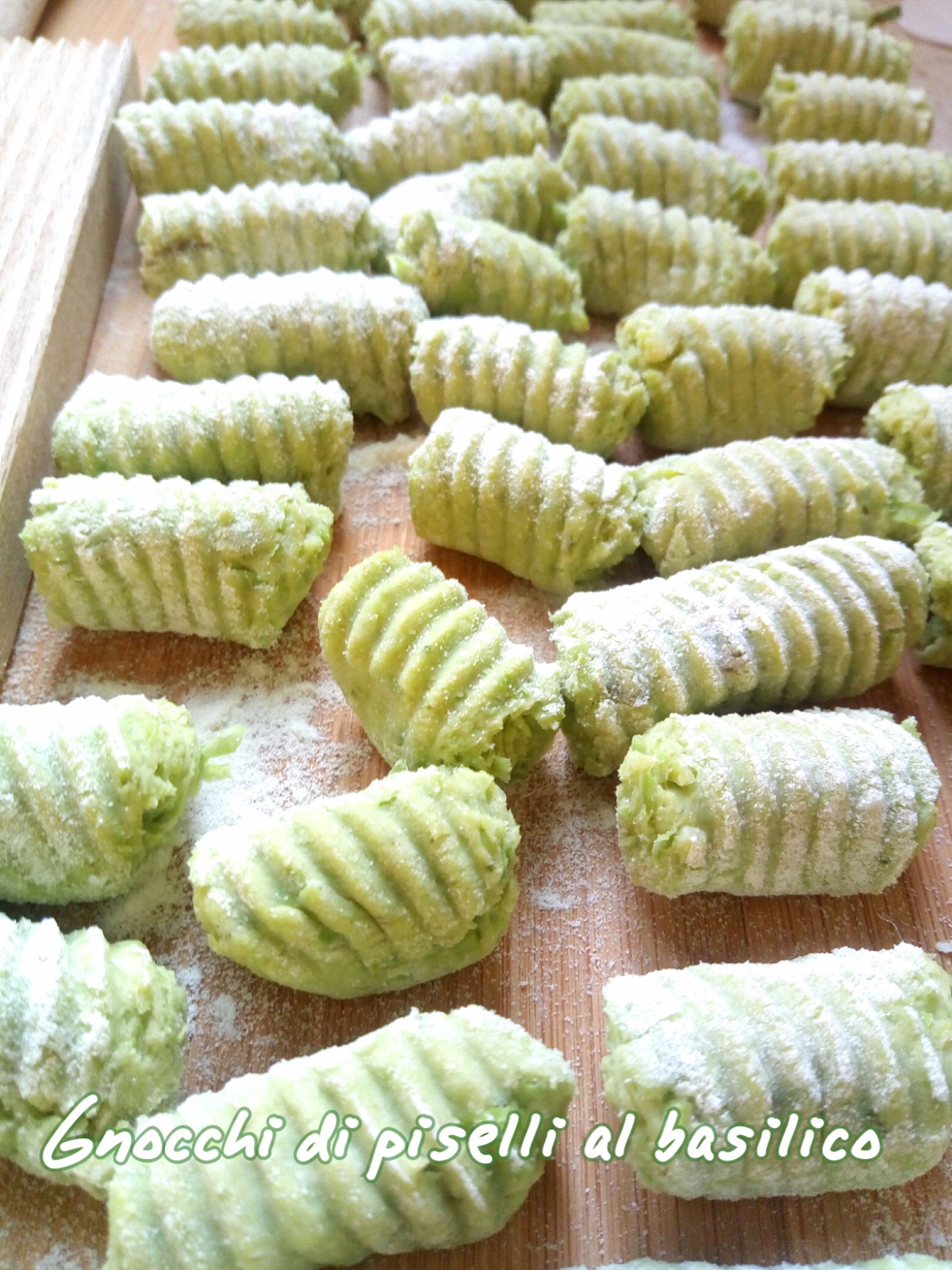 Gnocchi di piselli al basilico