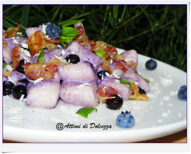 Gnocchi di ricotta ai mirtilli