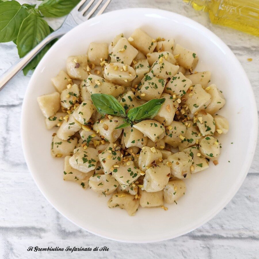 Gnocchi di ricotta al pesto di pistacchio