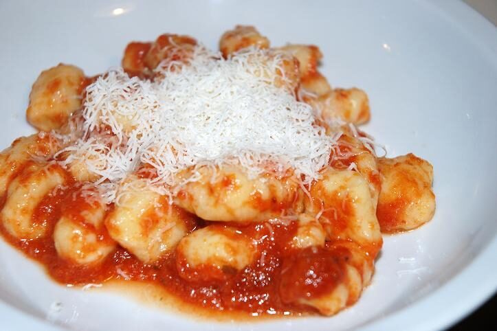 Gnocchi di ricotta al pomodoro (vegetariani)