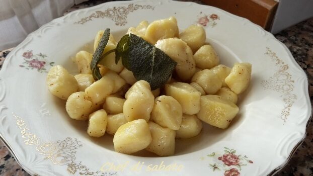 Gnocchi di ricotta con burro e salvia