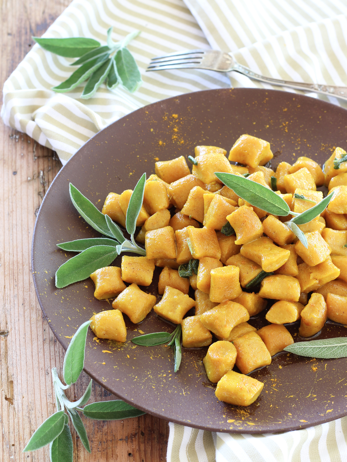 Gnocchi di ricotta e curcuma