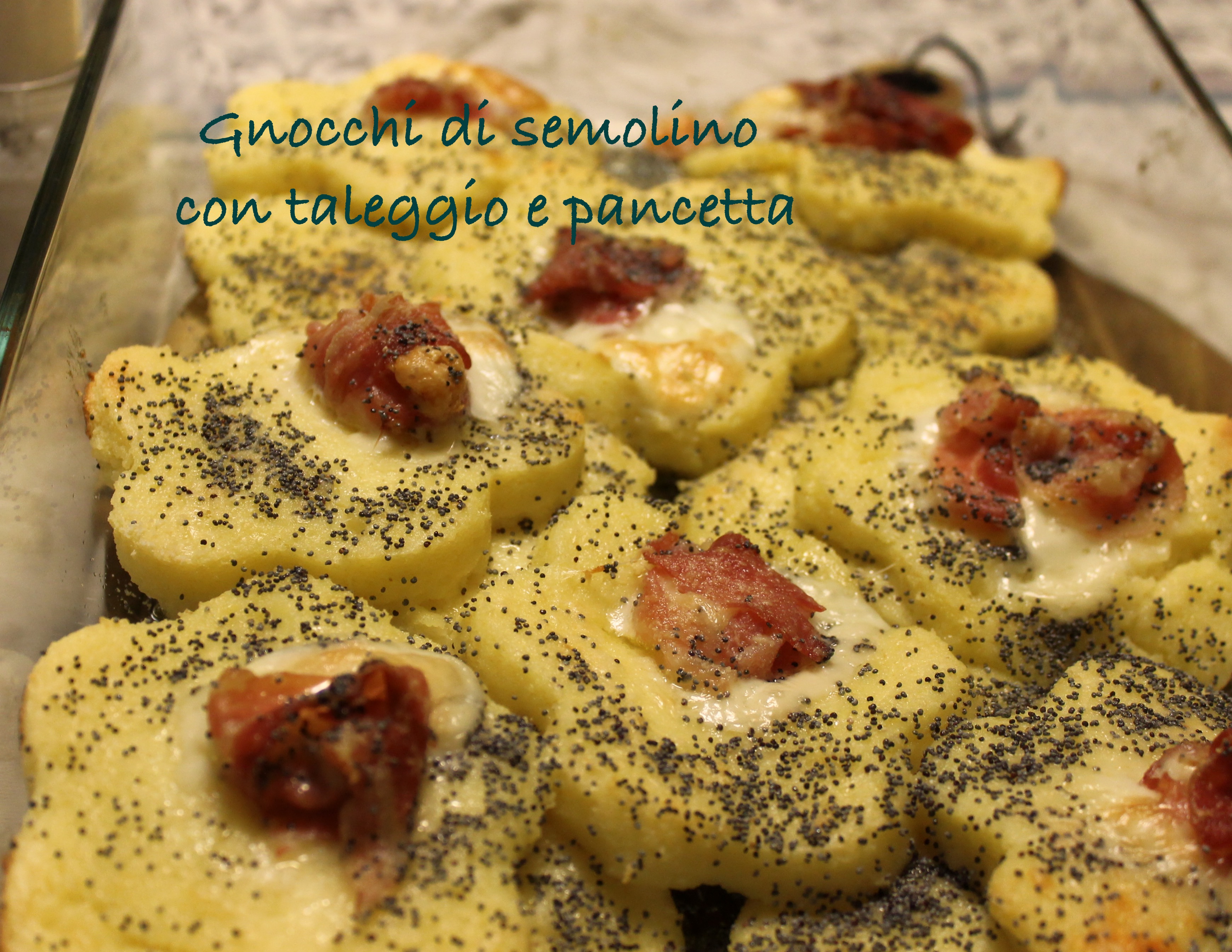 Gnocchi di semolino con taleggio e pancetta