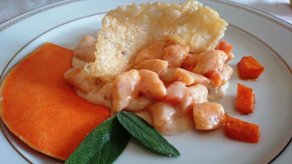 Gnocchi di zucca con besciamella
