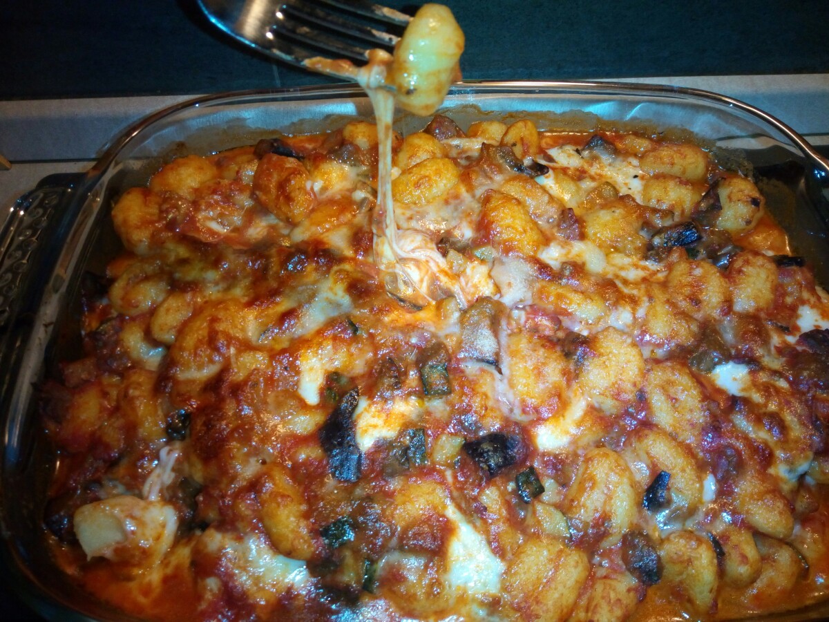 Gnocchi filanti con sugo di verdure