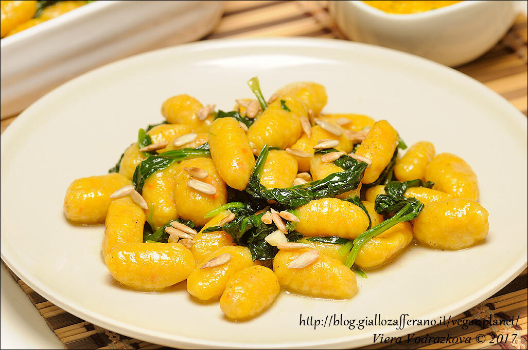 Gnocchi patate e hokkaido con i spinaci