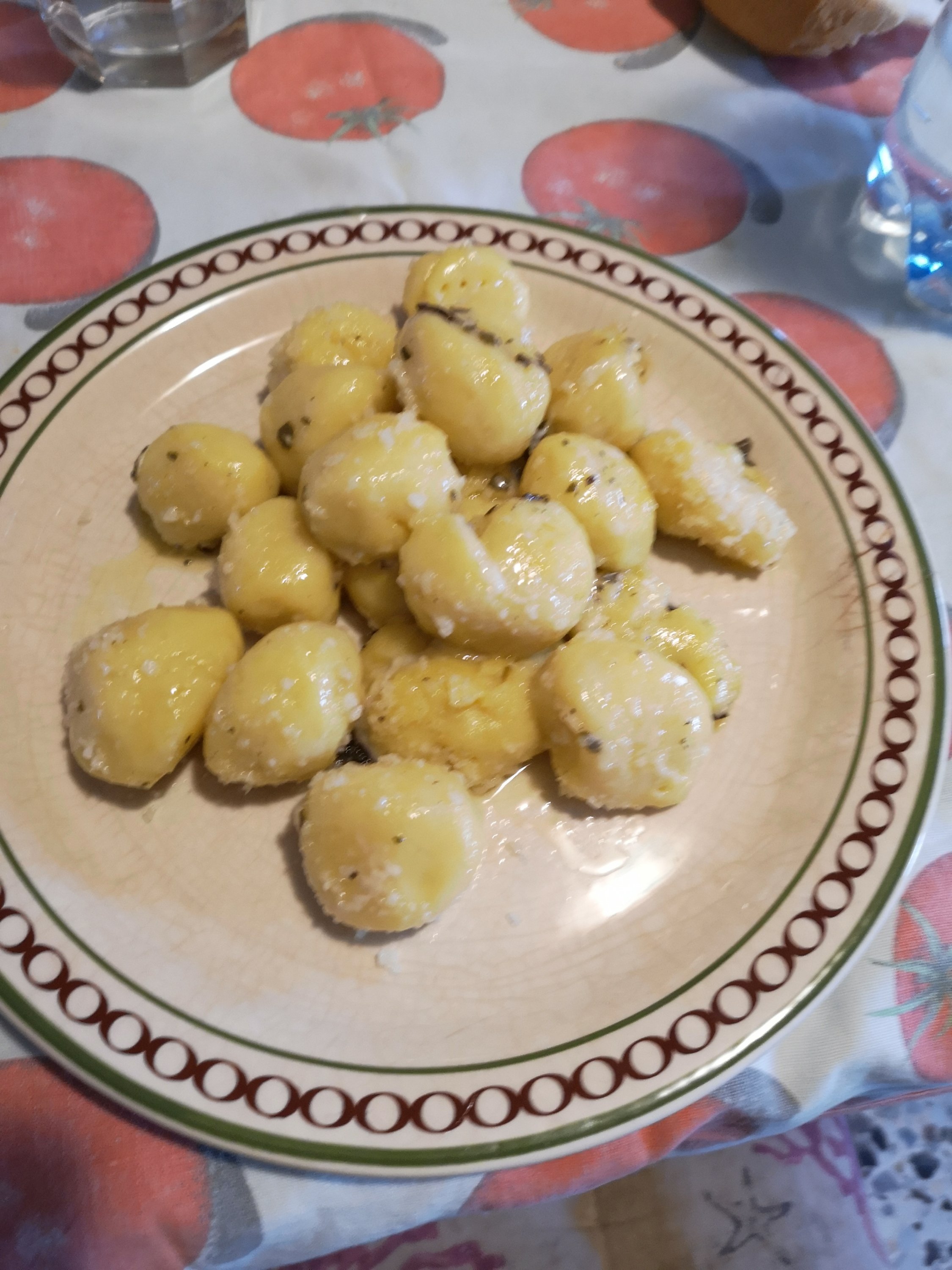 Gnocchi ripieni di gorgonzola al burro e salvia