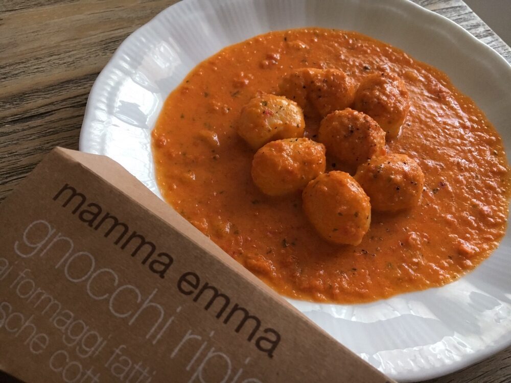 Gnocchi ripieni di gorgonzola al pomodoro freddo