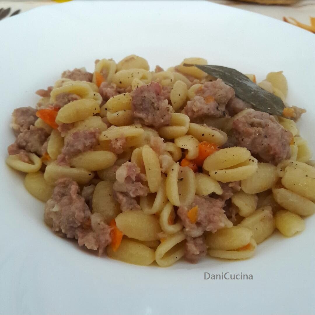 Gnocchi sardi con sugo di salsiccia bianco