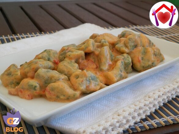 Gnocchi verdi in salsa rosa