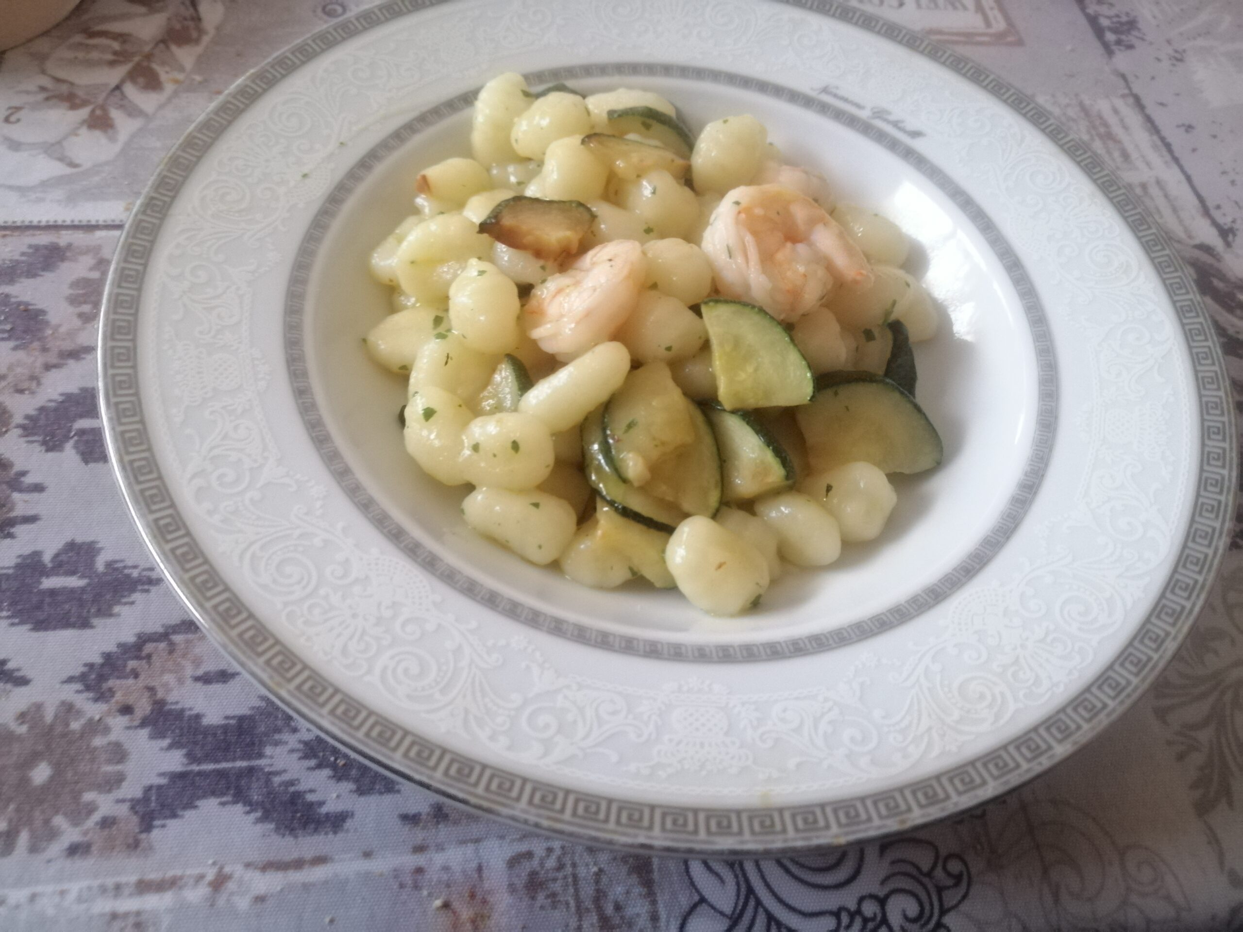 Gnocchi zucchine e mazzancolle