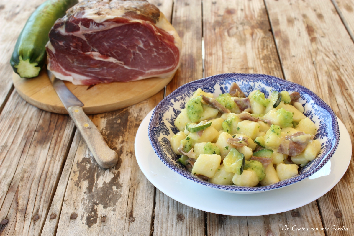 Gnocchi zucchine e speck