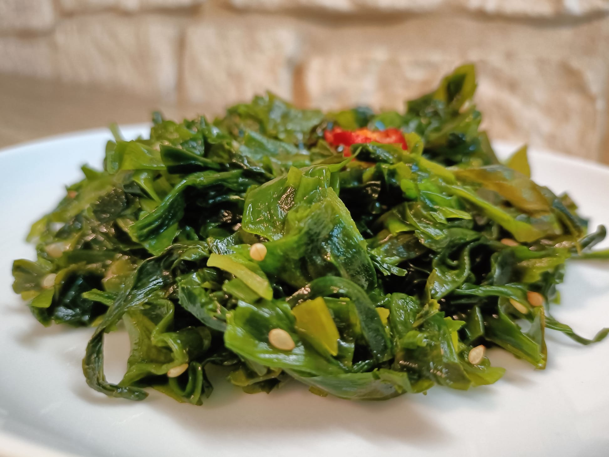 Goma wakame ricetta: insalata di alghe giapponese con semi di sesamo (superfood)