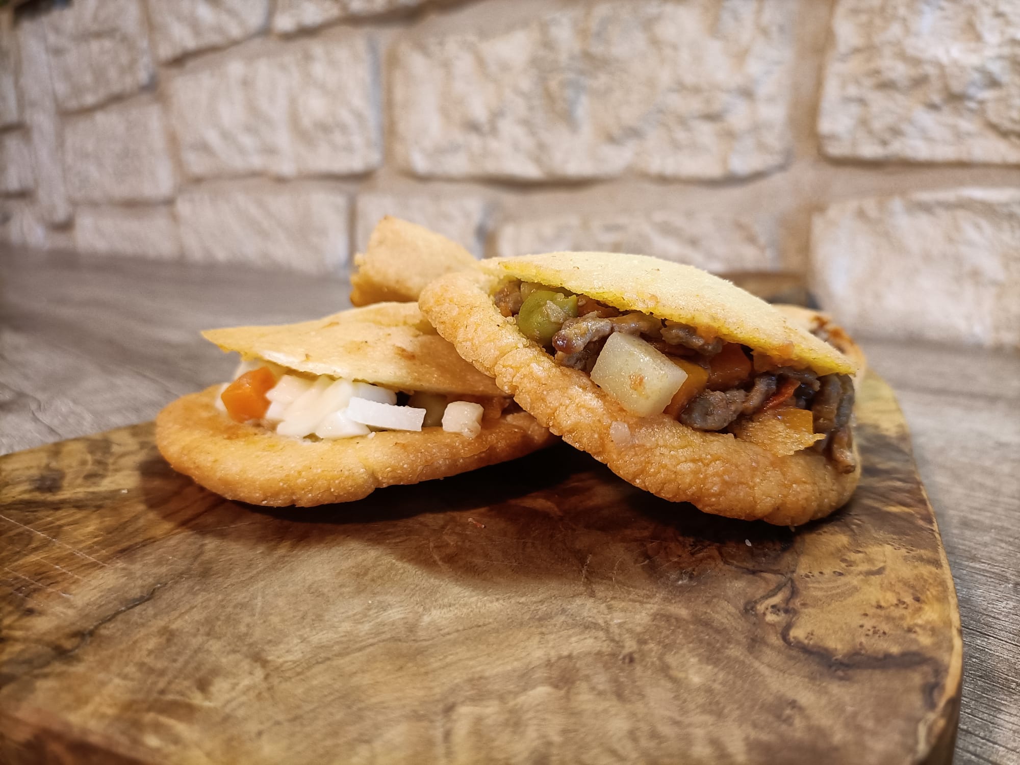 Gorditas (gordita) fritte ripiene di picadillo messicano