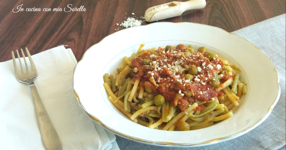 Gramigna al ragù di piselli e salsiccia