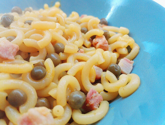 Gramigna con piselli