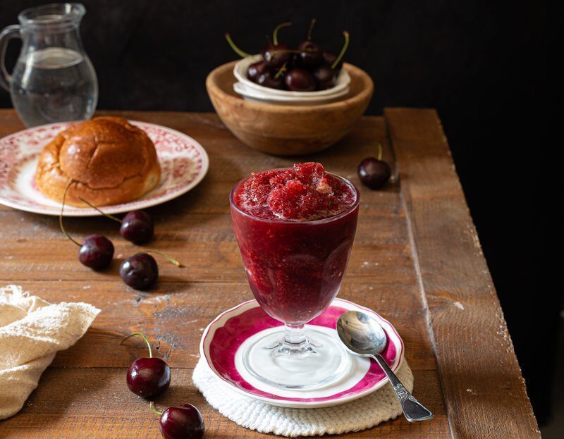 Granita siciliana di ciliegie