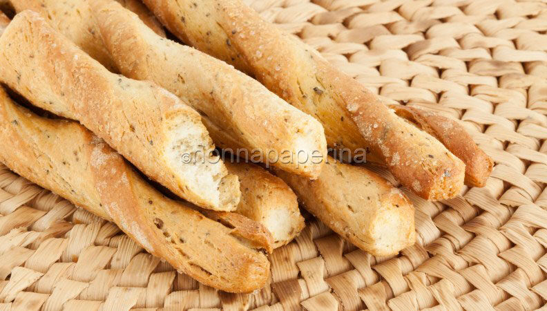 Grissini al rosmarino con farina di miglio, un’alternativa senza glutine