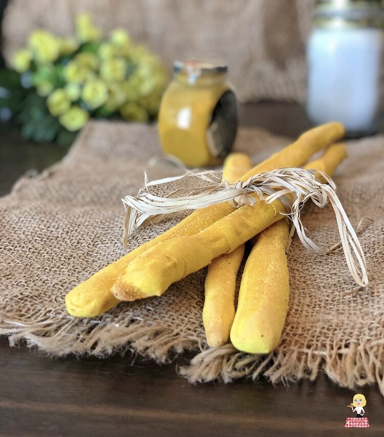 Grissini alla curcuma