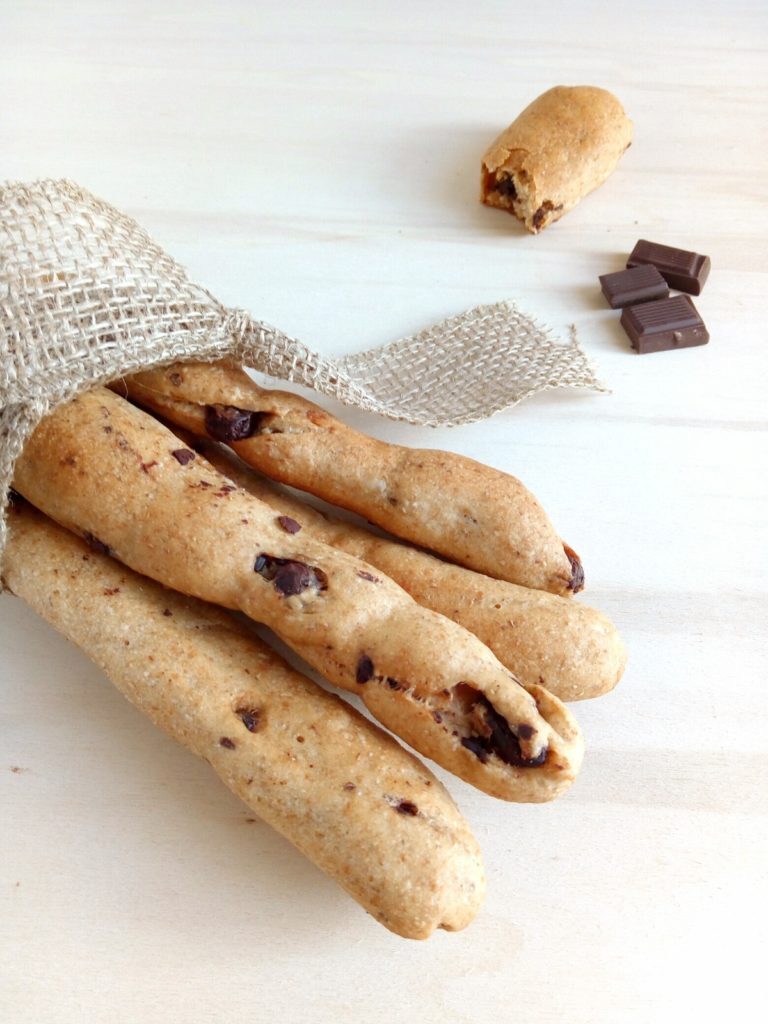 GRISSONI AL CIOCCOLATO FONDENTE CON ESUBERO DI LICOLI