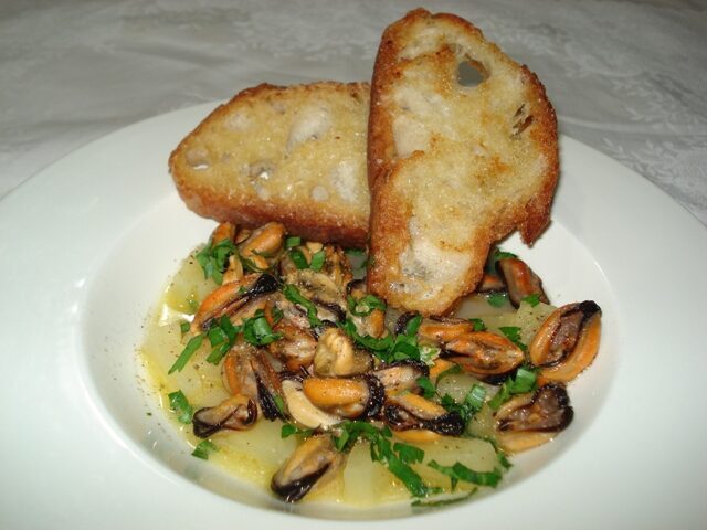 Guazzetto di cozze con ananas (per 2)