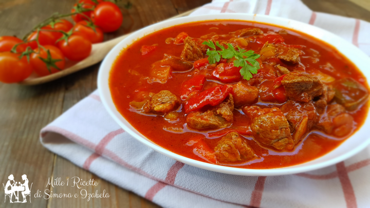 Gulasch di vitello con peperoni