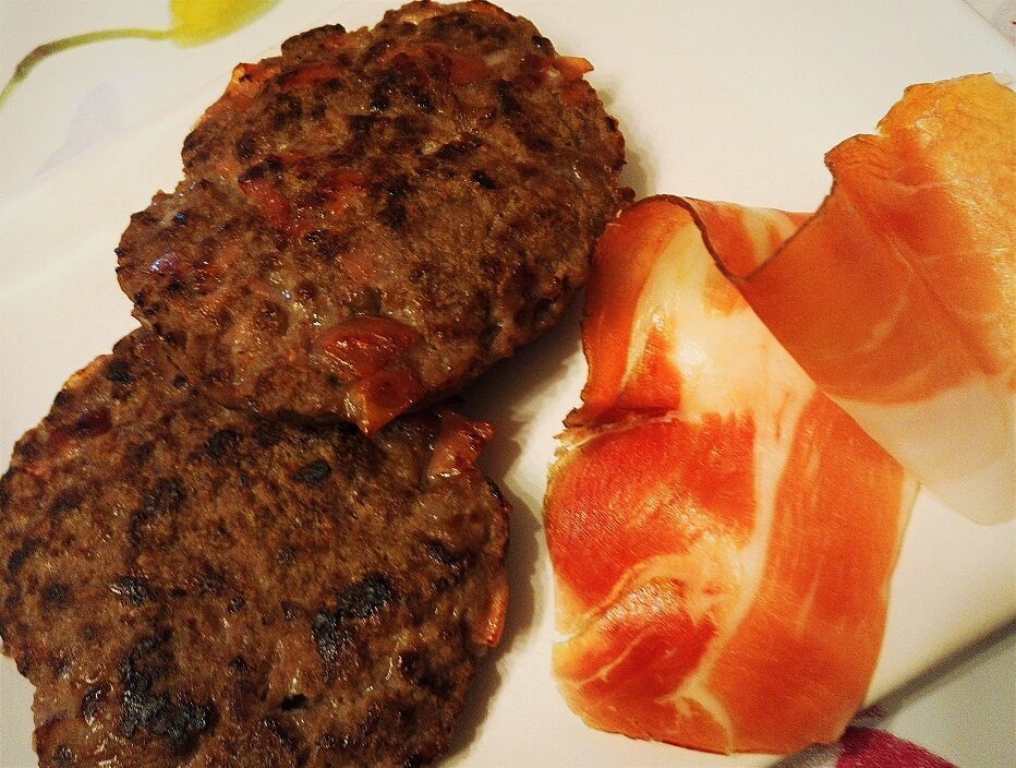 Hamburger di cavallo e speck fatti in casa