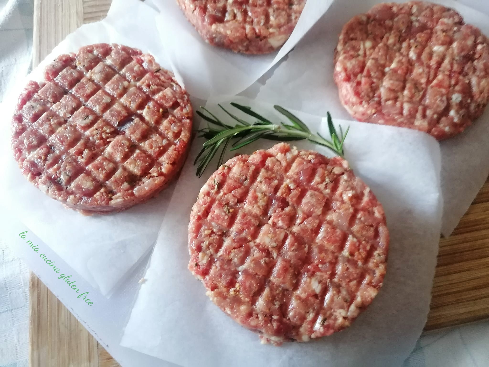 Hamburger di maiale fatti in casa economici