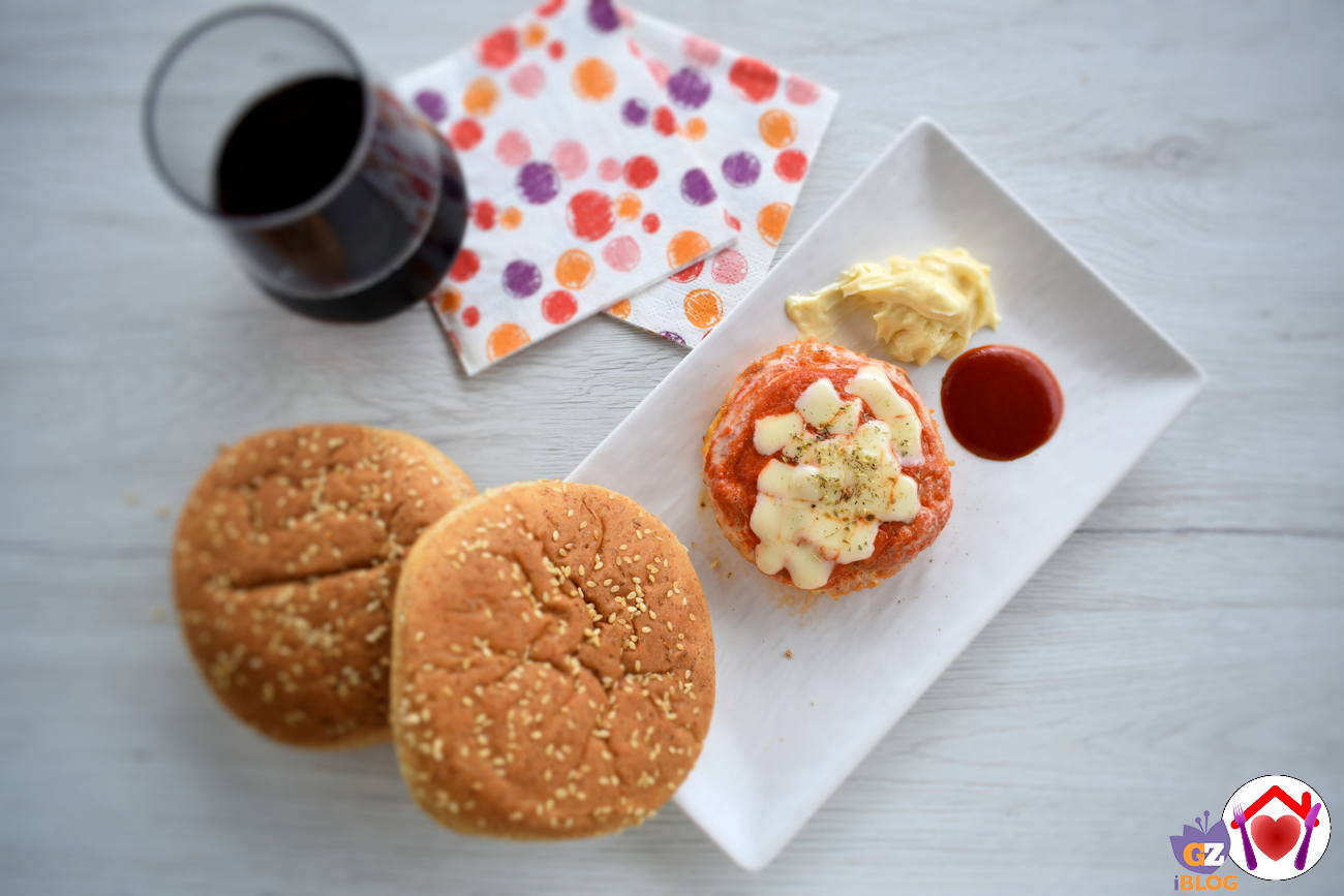Hamburger di pollo alla pizzaiola
