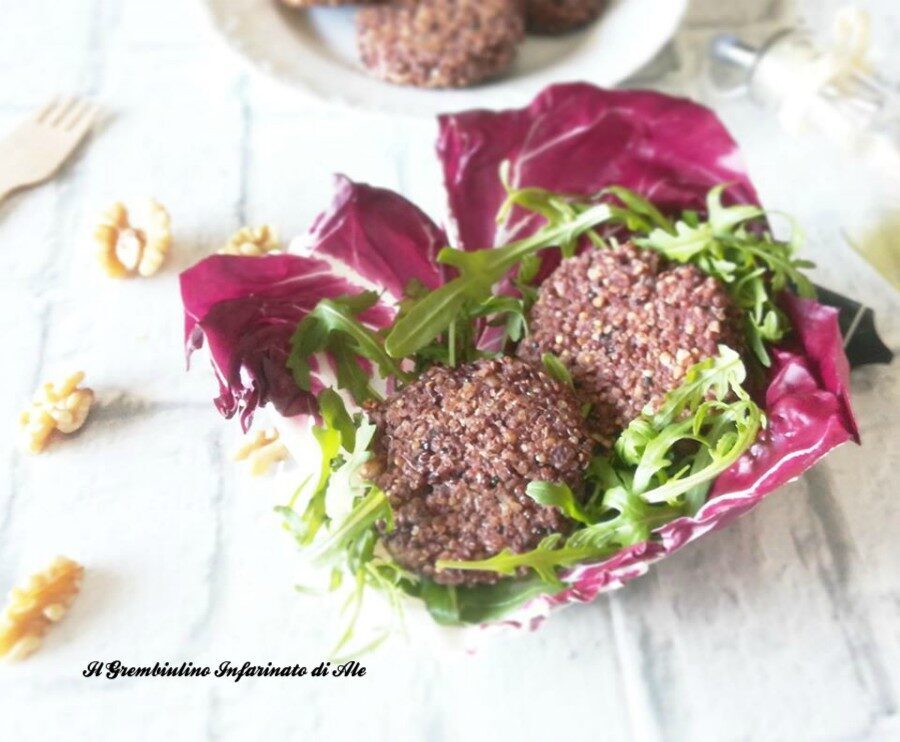 Hamburger di quinoa con noci e radicchio rosso