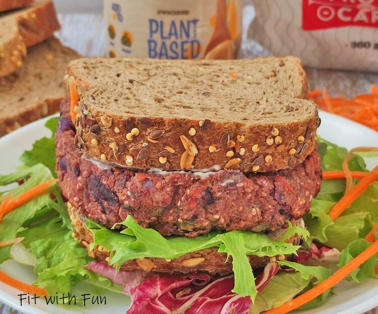 Hamburgers di fagioli e verdure vegan proteici senza glutine