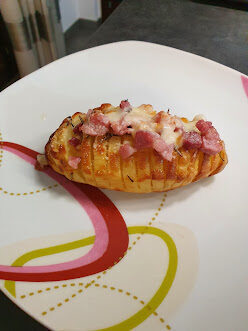 Hasselback potatoes con scamorza e bacon