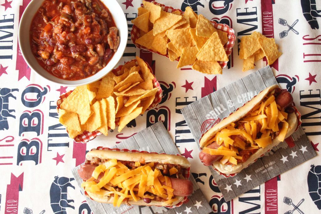 Hot chili dog